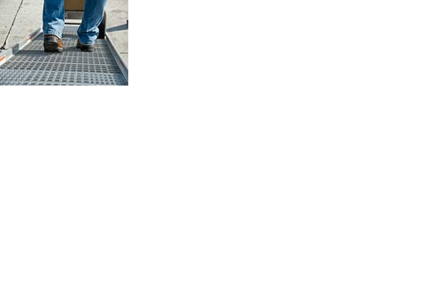 Randall Mfg’s Narrow Walkramp a step forward in urban delivery | FleetOwner