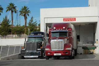 Fleetowner Com Sites Fleetowner com Files Uploads 2013 10 Trucks Docked2