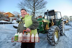 Refrigeratedtransporter 1132 Dairy Crest Milk Delivery Pic Refrigeratedtransporter 1132 Dairy Crest Milk Delivery Pic