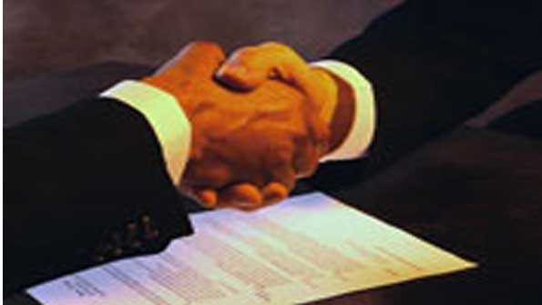 Refrigeratedtransporter 1212 Hands Shake Over Contract 0