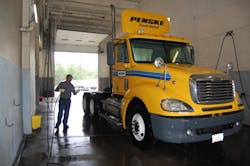 Fleetowner Com Sites Fleetowner com Files Uploads 2014 07 Penske Wash Fleetowner Com Sites Fleetowner com Files Uploads 2014 07 Penske Wash