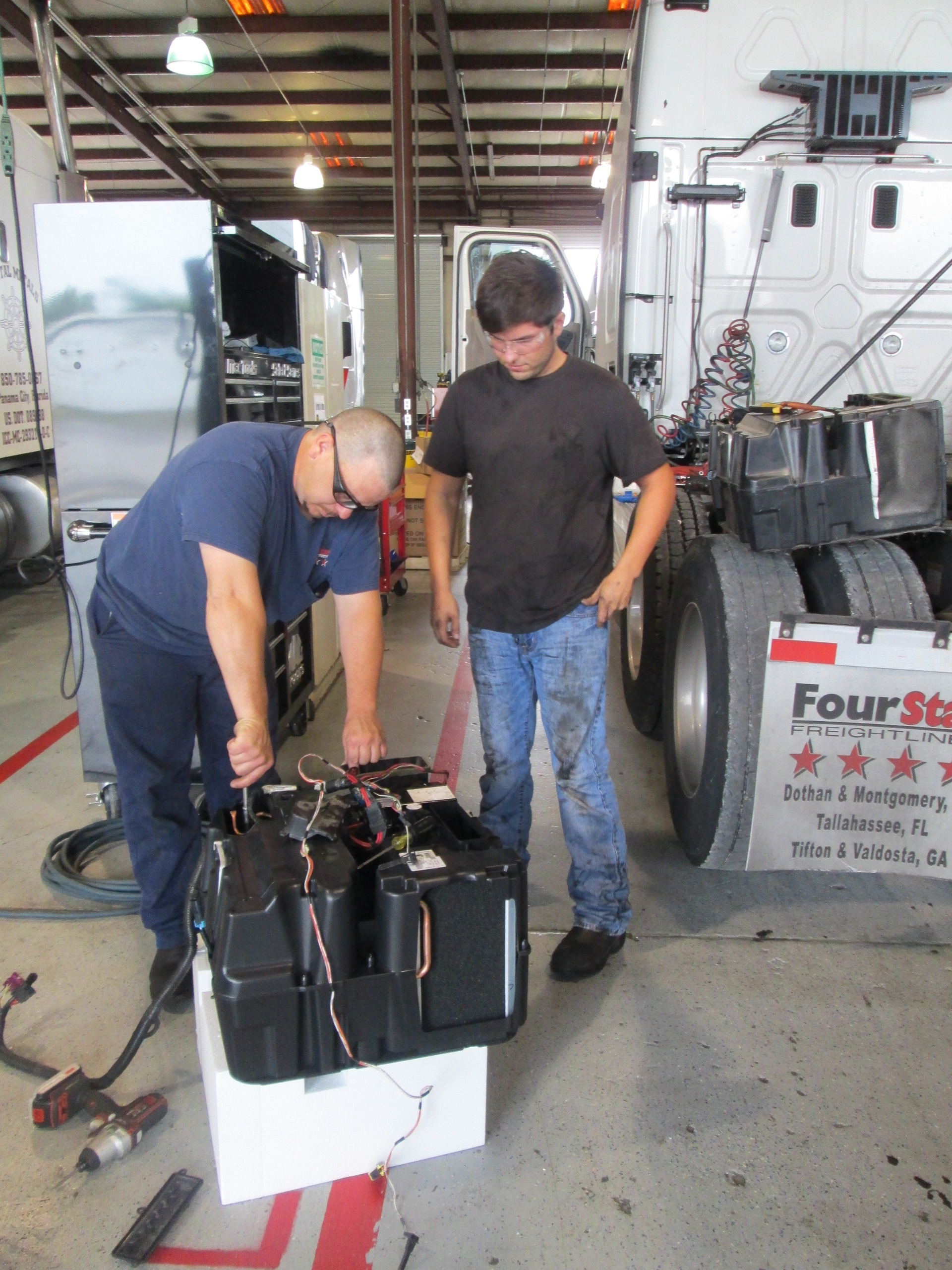 Fleetowner Com Sites Fleetowner com Files Uploads 2014 07 Four Star Freightliner