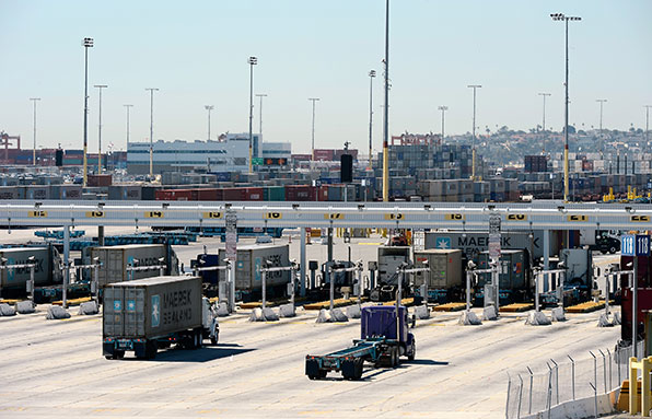 Refrigeratedtransporter 1324 Port Los Angeles Entry Gates Kevork Djansezian Getty