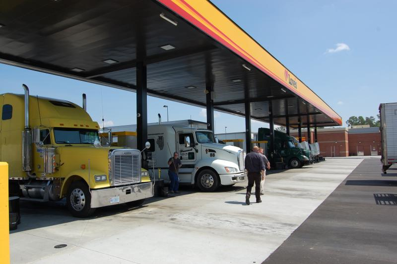 Fleetowner Com Sites Fleetowner com Files Uploads 2014 10 Fuel Up