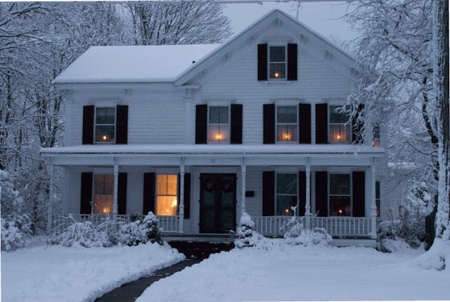 Fleetowner Com Sites Fleetowner com Files Uploads 2014 10 House In Snow