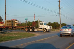 Fleetowner Com Sites Fleetowner com Files Uploads 2015 04 Tractor On Road