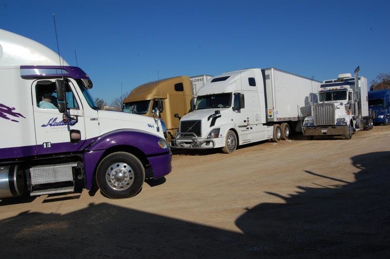 Fleetowner Com Sites Fleetowner com Files Uploads 2015 04 Trucks Parked2