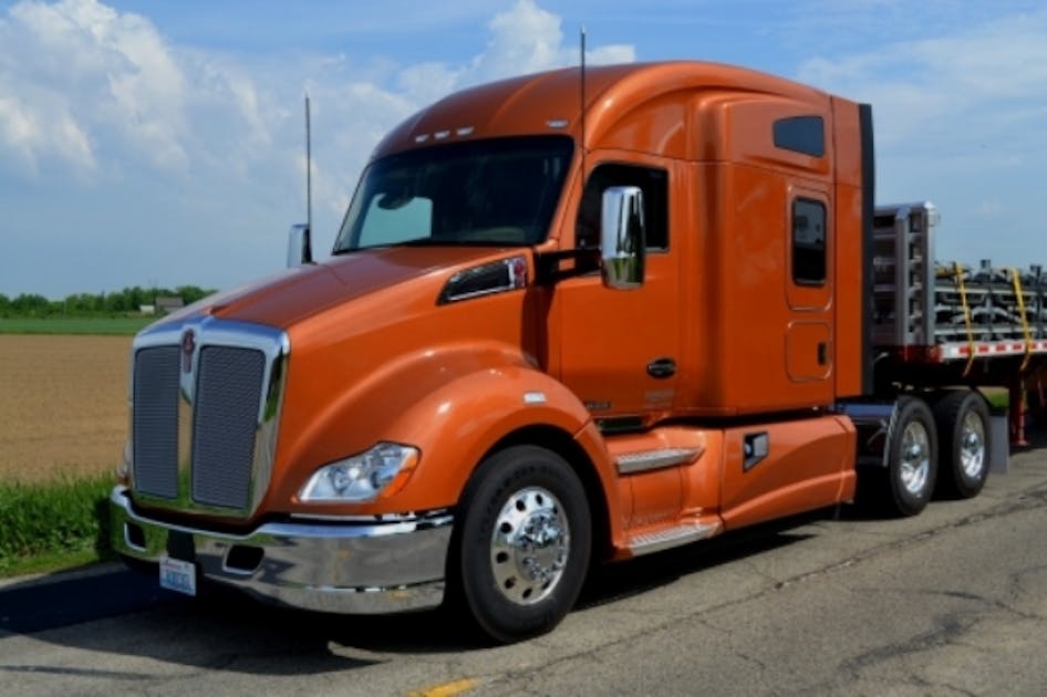 Kenworth - T680 Tanker with 76-inch Mid-Roof Sleeper