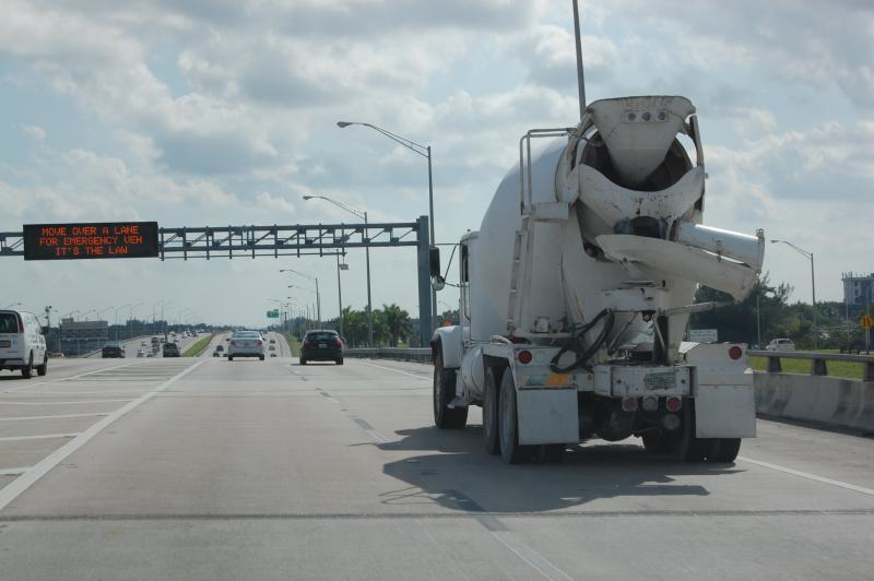 Fleetowner Com Sites Fleetowner com Files Uploads 2015 08 Truck Rolling5