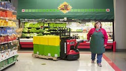 Refrigeratedtransporter 2216 Raymond Model 8210 Walkie Pic Refrigeratedtransporter 2216 Raymond Model 8210 Walkie Pic