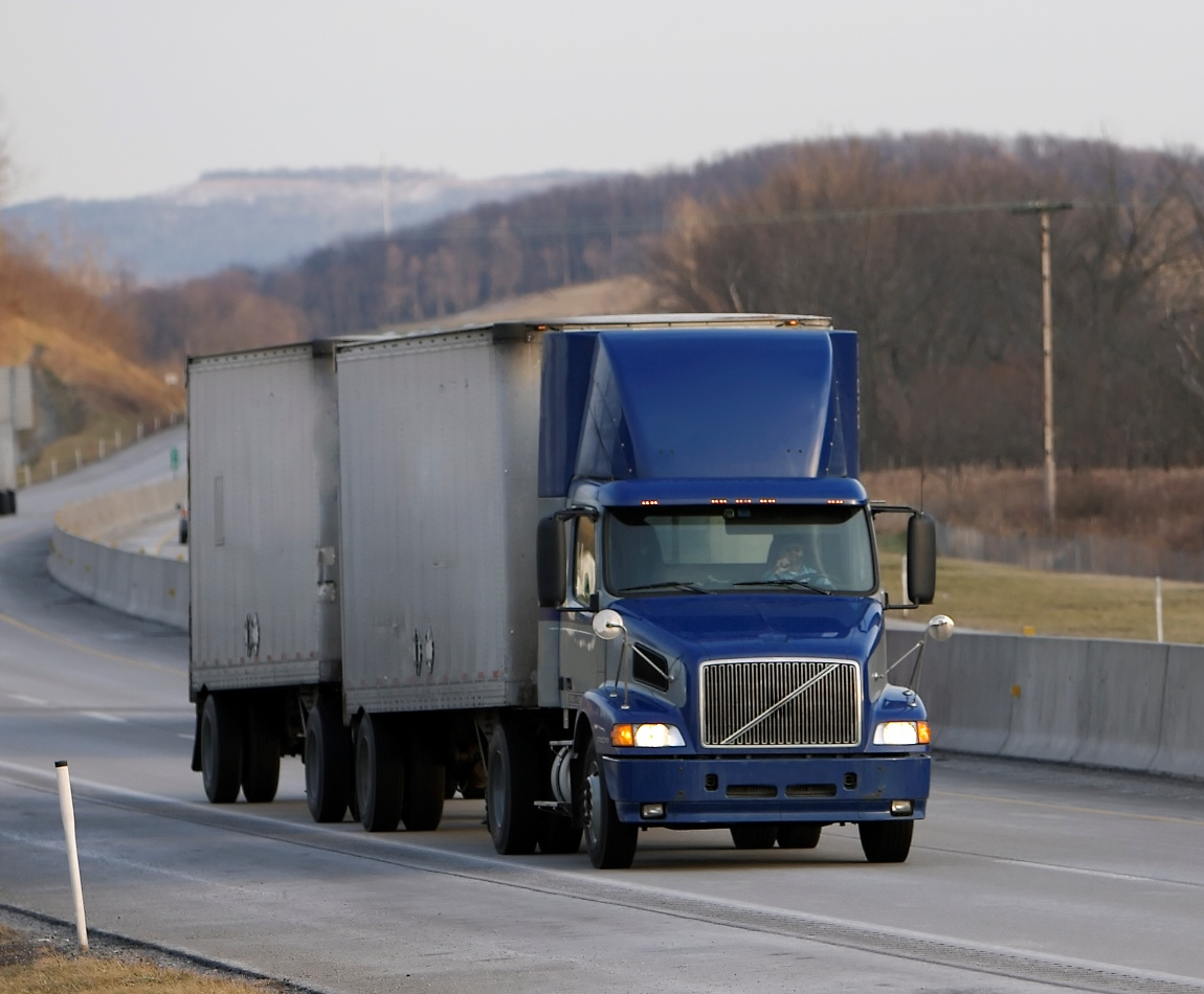 Trucker 274 Twin Trailers