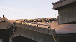Trucker 7437 Thinkstockphotos Collapsed Bridge 3