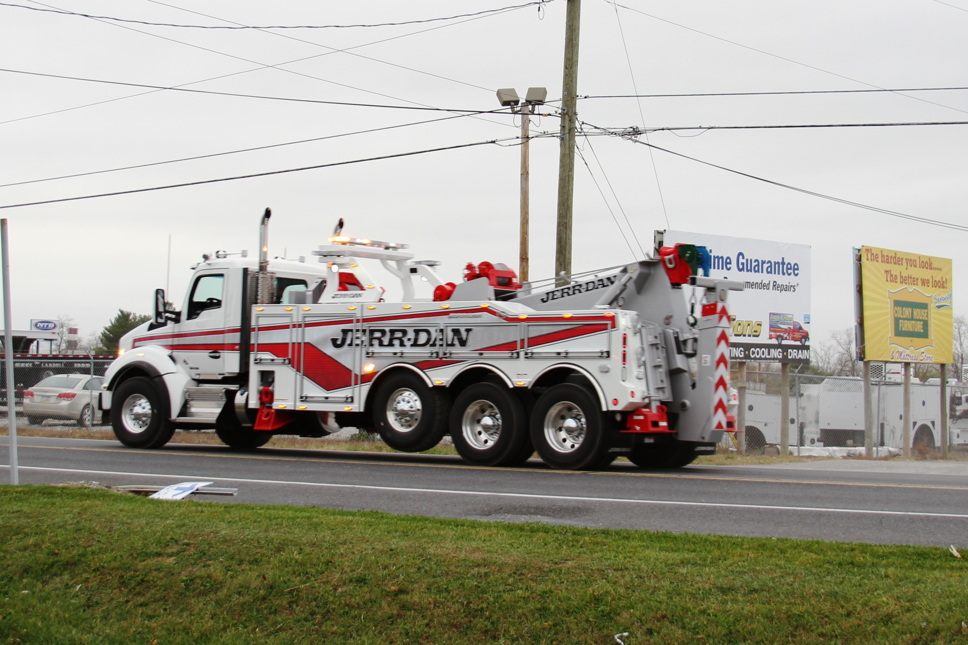 JerrDan offers new body design for 35ton wrecker FleetOwner