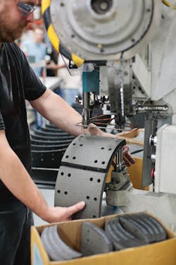 Trucker Com Sites Trucker com Files Uploads 2016 01 Bendix Reman Brakes Riveter Trucker Com Sites Trucker com Files Uploads 2016 01 Bendix Reman Brakes Riveter