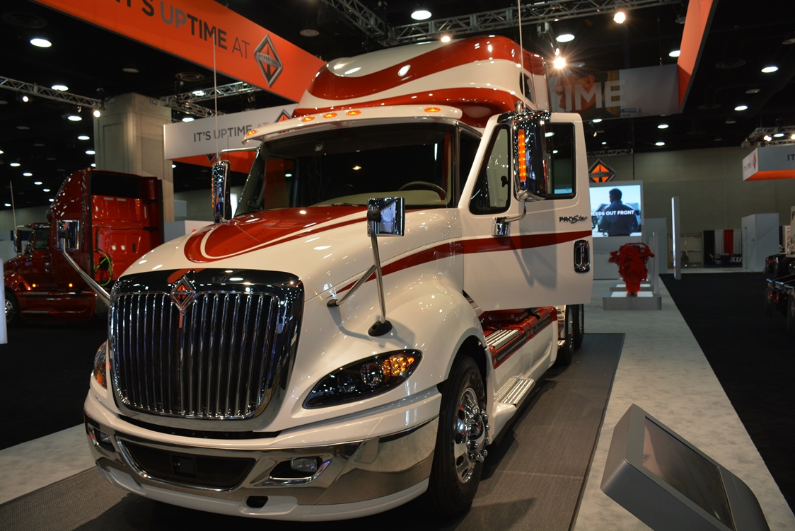 Trucker 754 Nav Prostar Lo 2