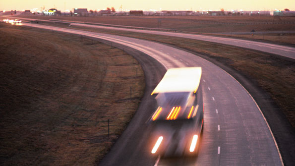 Refrigeratedtransporter 1800 Truckcurveduskcorbiscbu0077