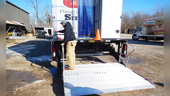 Refrigeratedtransporter 1920 Smithfield Liftgate Handrail System