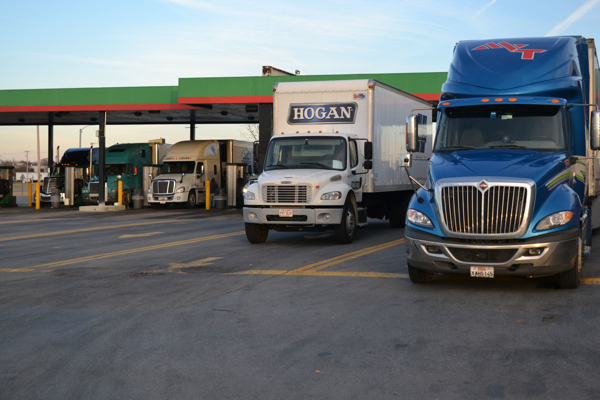 Trucker 1071 Fuel Island 1216