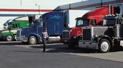 Trucker 1086 Docks Ts
