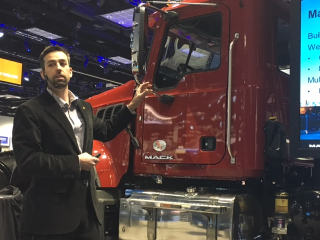 Trucker 1169 Mack Ntea Tim Wrinkle