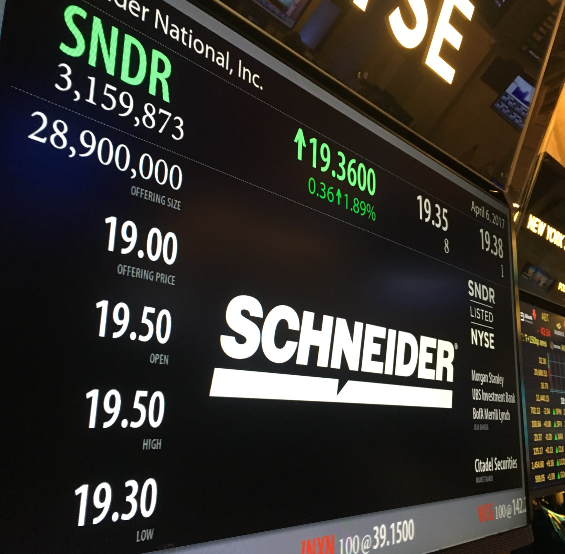 Trucker 1205 Schneider Bell