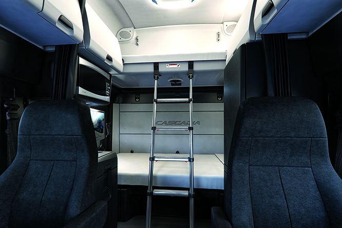 Trucker 1278 Newcascadiasleeper Laddere2