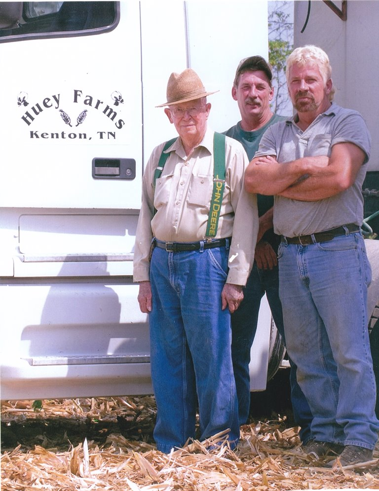 Trucker 1323 Huey Farms