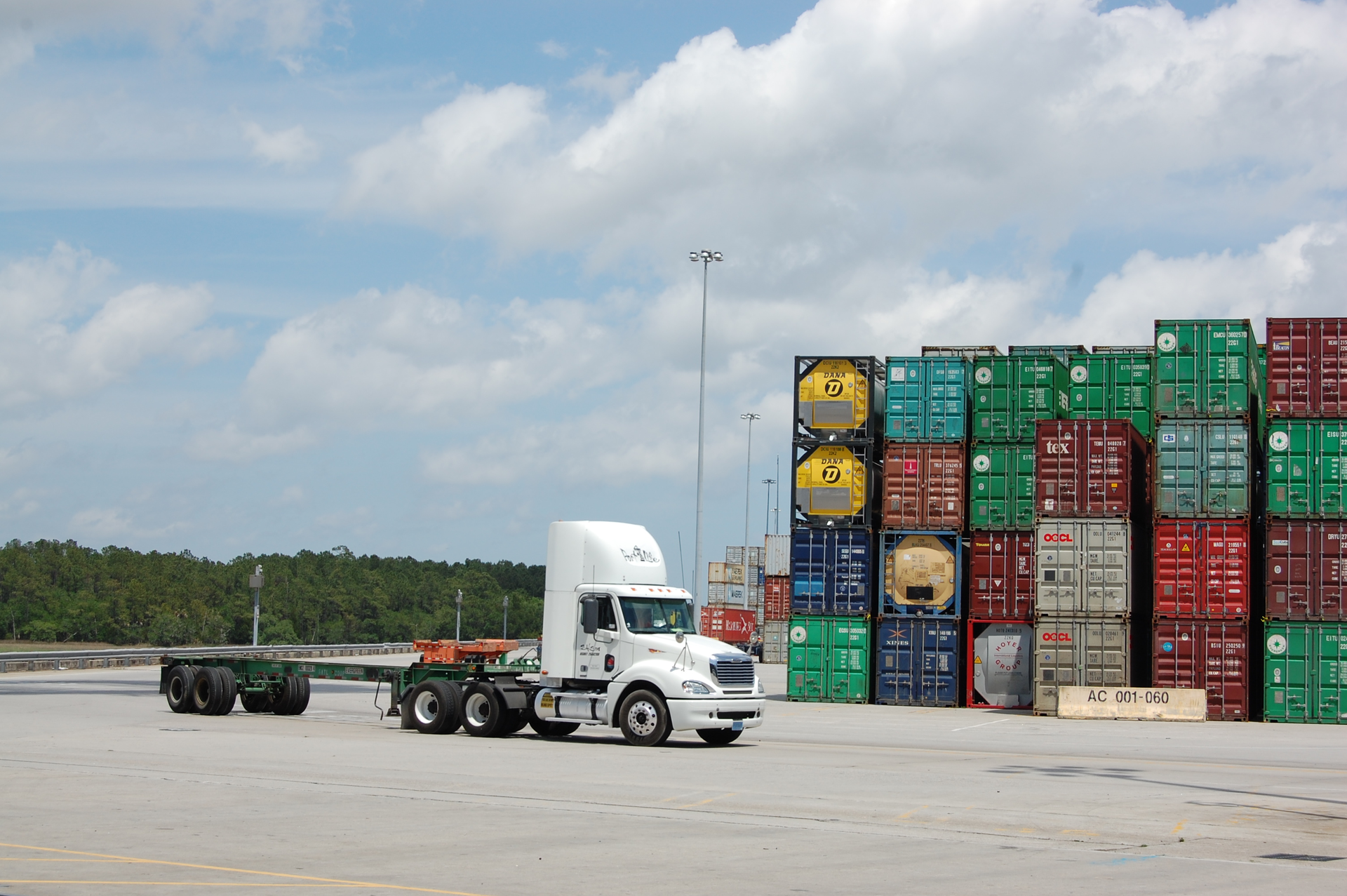 Trucker 1328 Global1