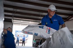 Trucker Com Sites Trucker com Files Uploads 2017 06 16 Pet Smart2 Trucker Com Sites Trucker com Files Uploads 2017 06 16 Pet Smart2