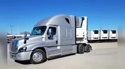Refrigeratedtransporter 2294 Roadrunner Truck