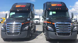 Refrigeratedtransporter 2693 Enow Solar System Freightliner Option