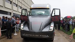 Trucker 5561 Cummins Electric Aeos Agm Trucker 5561 Cummins Electric Aeos Agm