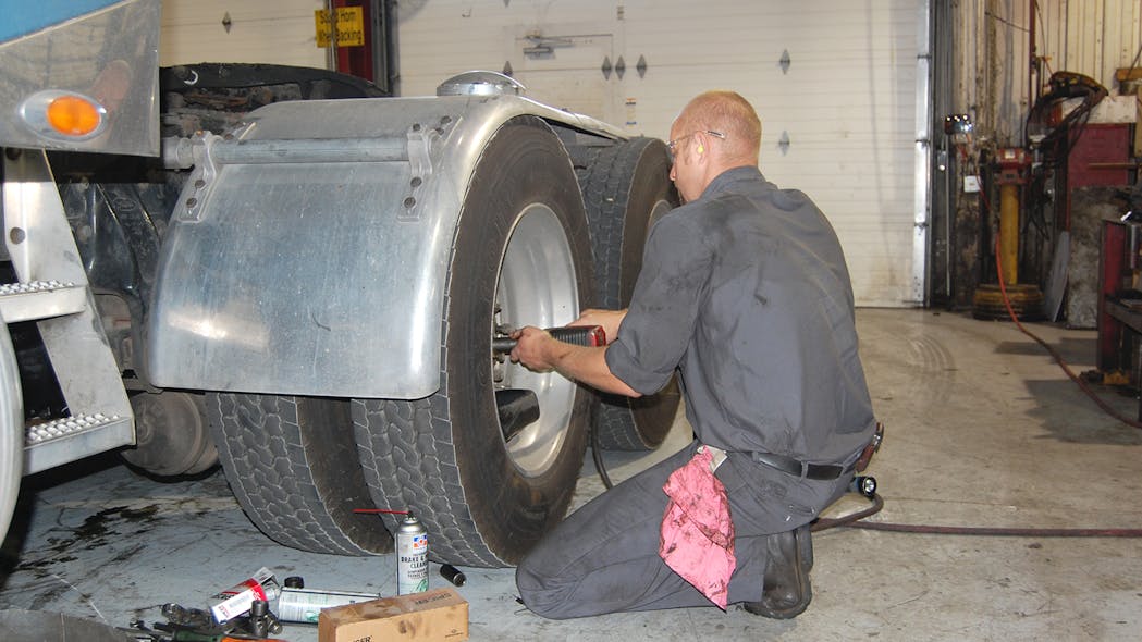 Fleetowner Com Sites Fleetowner com Files Uploads 2017 04 12 092217 Truck Tech2 Foart 2