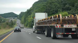 Trucker 5682 Hauling1 0