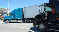 Trucker 5777 Twotrucks