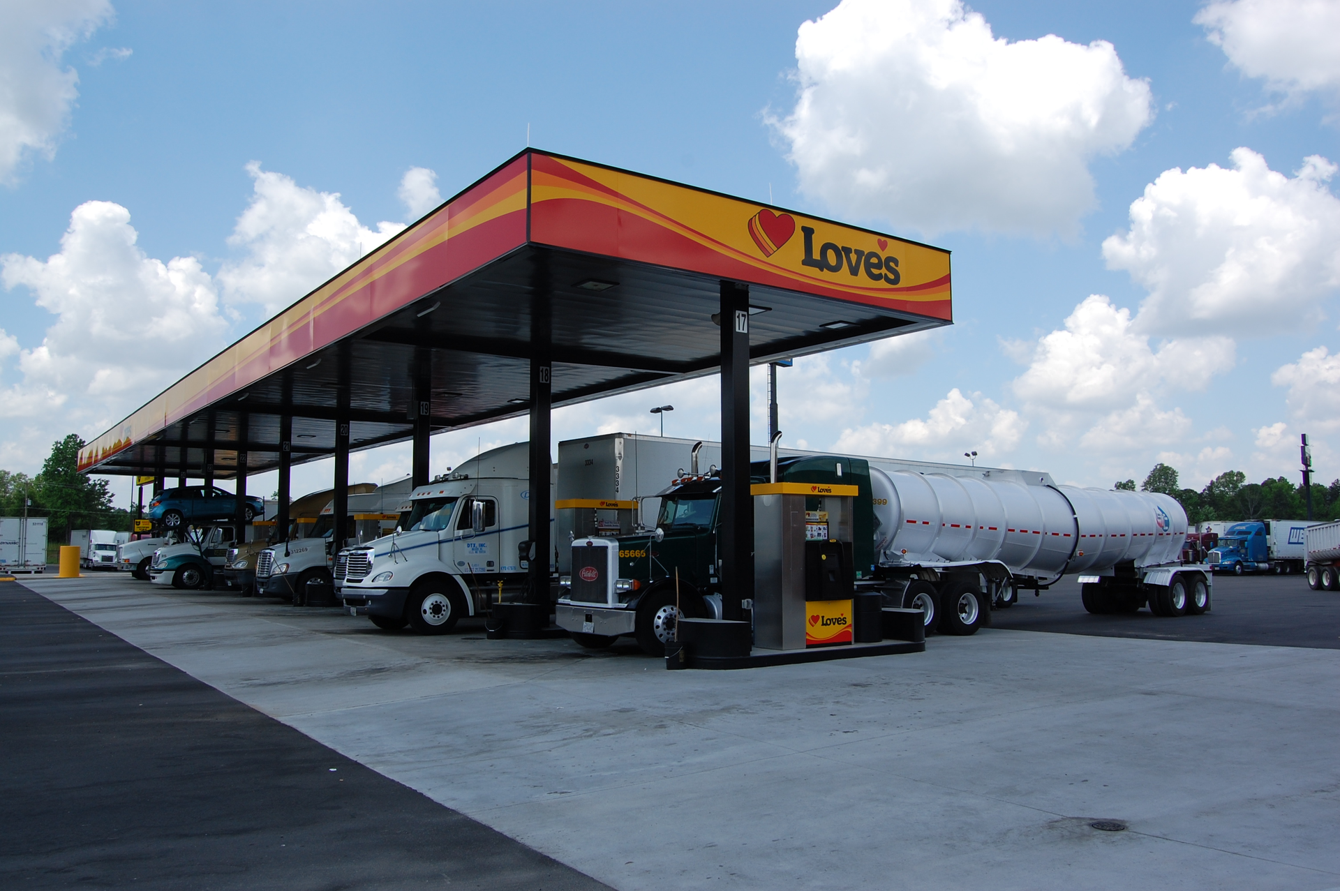 Trucker 6356 Fuelisland2 1 0