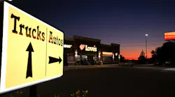 Refrigeratedtransporter 3070 Loves Truck Stop Photo