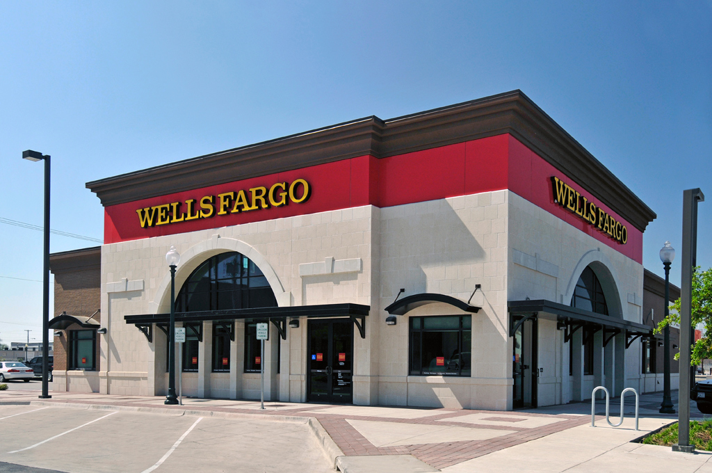 Trucker 6573 Wellsfargo1 0
