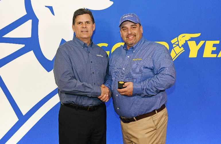 Refrigeratedtransporter 3138 Goodyear Highway Hero Vieira