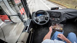 Trucker 6885 Daimler030118 1 0 Trucker 6885 Daimler030118 1 0