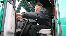 Trucker 7252 101415 Driver Closing Door 0