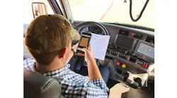 Refrigeratedtransporter 3246 Loaddocs Being Used By Driver