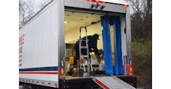 Refrigeratedtransporter 3283 City Line Foodservice Trailer Unloading Refrigeratedtransporter 3283 City Line Foodservice Trailer Unloading