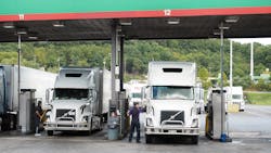 Www Fleetowner Com Sites Fleetowner com Files 072618 Trucks Refueling Agm 0 Www Fleetowner Com Sites Fleetowner com Files 072618 Trucks Refueling Agm 0