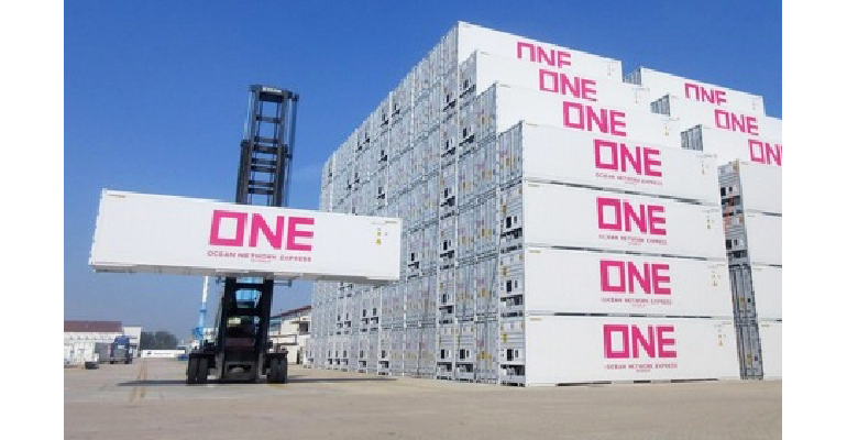 Refrigeratedtransporter 3363 One Containers Being Loaded