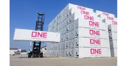 Refrigeratedtransporter 3363 One Containers Being Loaded Refrigeratedtransporter 3363 One Containers Being Loaded