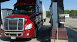 Fleetowner 2048 Truck Fuel Pump Freightliner Sm