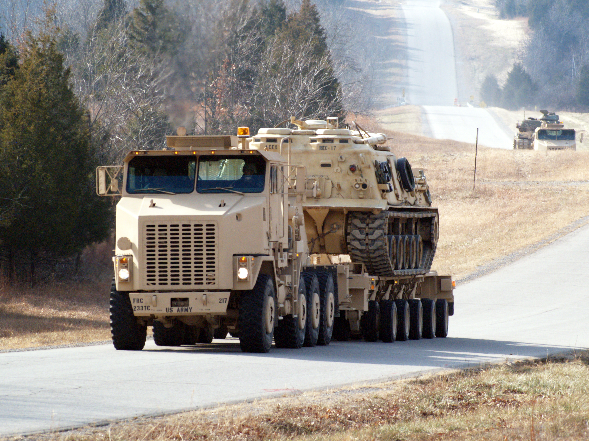 FMCSA estimates that more than 60000 US service members currently operate trucks buses or other heavy equipment that is similar to units requiring a CDL for civilian operation Shown here is a heavy equipment transporter from Fort Knoxrsquos 233rd Transportation Company