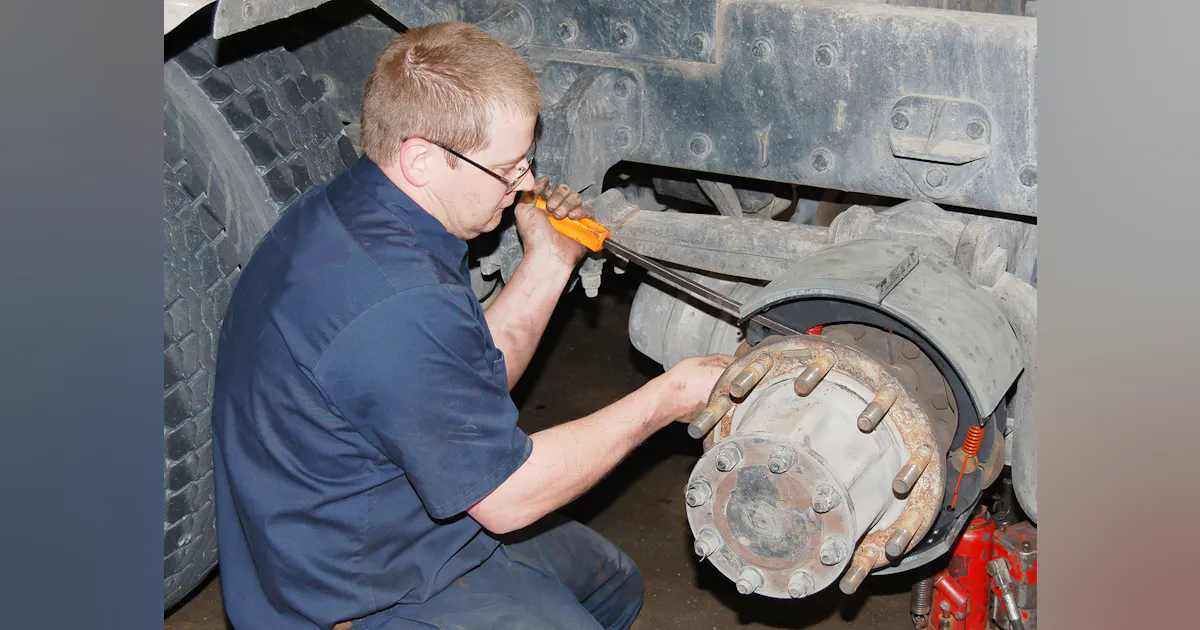 Registration open for 2015 Bendix brake training school | FleetOwner