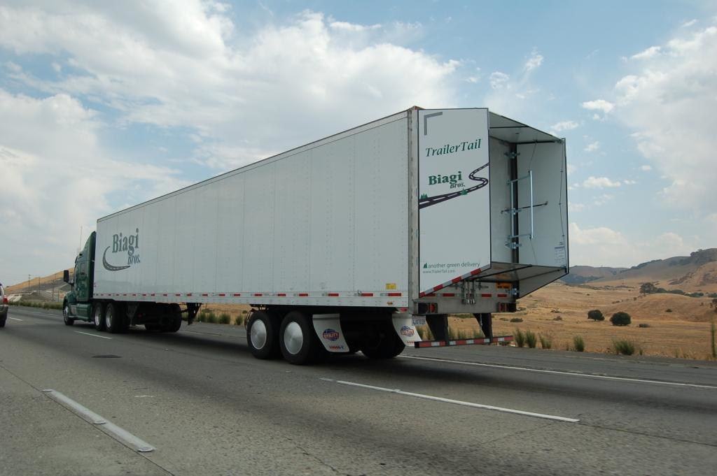 A fully deployed Trailer Tail in highway operation